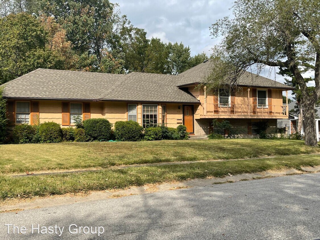 Primary Photo - 5 br, 2 bath House - 6114 E 107th Terrace
