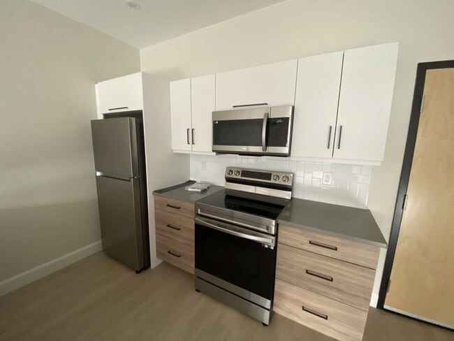 Photo du bâtiment - 180 Hillsborough Rd