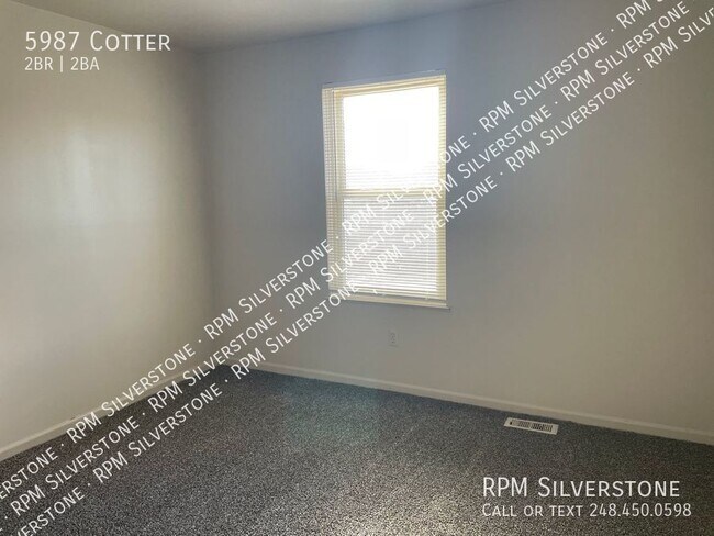 Building Photo - Spacious 2-bedroom