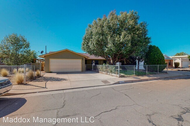Foto del edificio - 3 br, 2 bath House - 1913 PAISANO ST NE