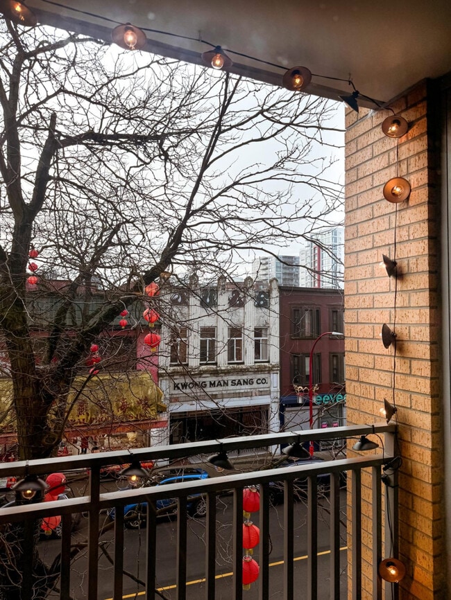 Building Photo - 231 E Pender St