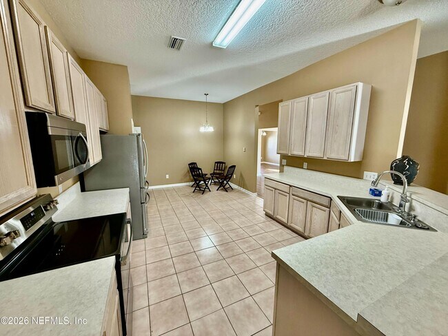 Foto del edificio - 708 Sharon Ct