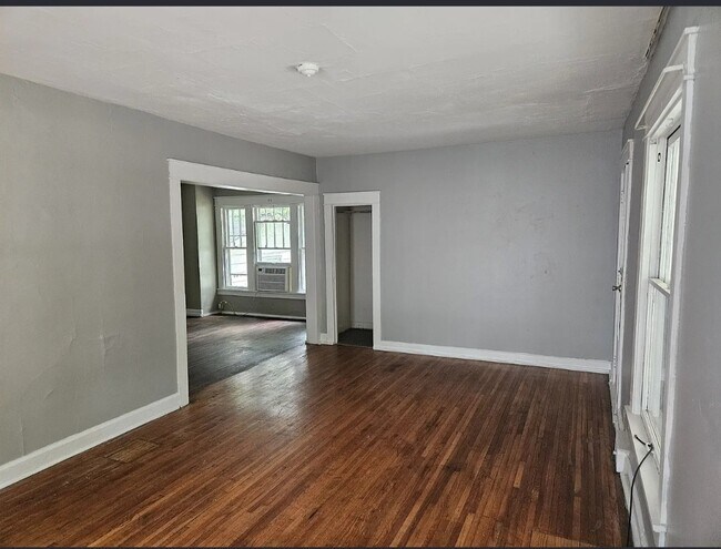 Building Photo - 610 S Washington St