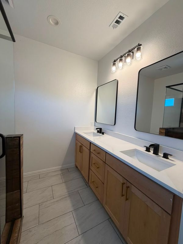 Foto del edificio - 6800 Oak Crest Dr W