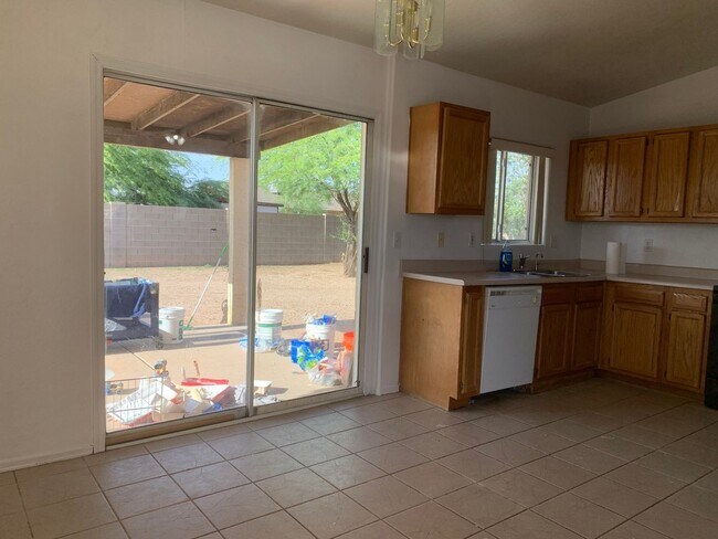 Foto del edificio - Charming 3BR 2BA House in Arizona City