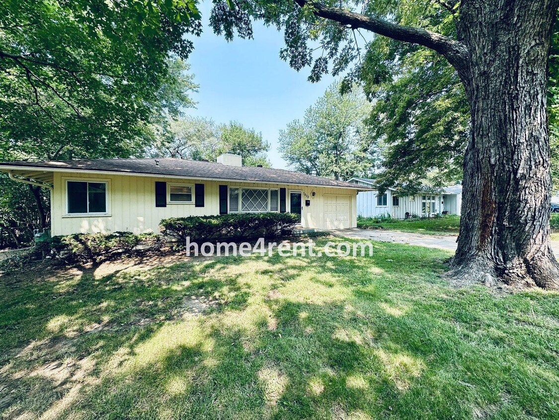 Primary Photo - Attractive Prairie Village Ranch w/ FRESH ...