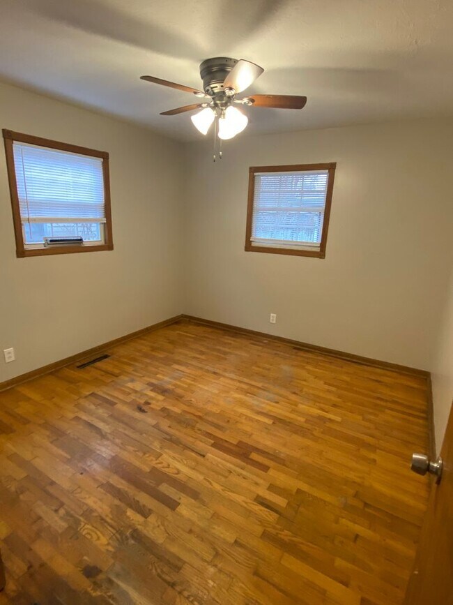 Foto del edificio - Corner lot; New appliances, New bathroom V...