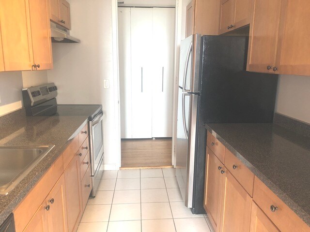 Foto principal - 655 W Irving Park Rd