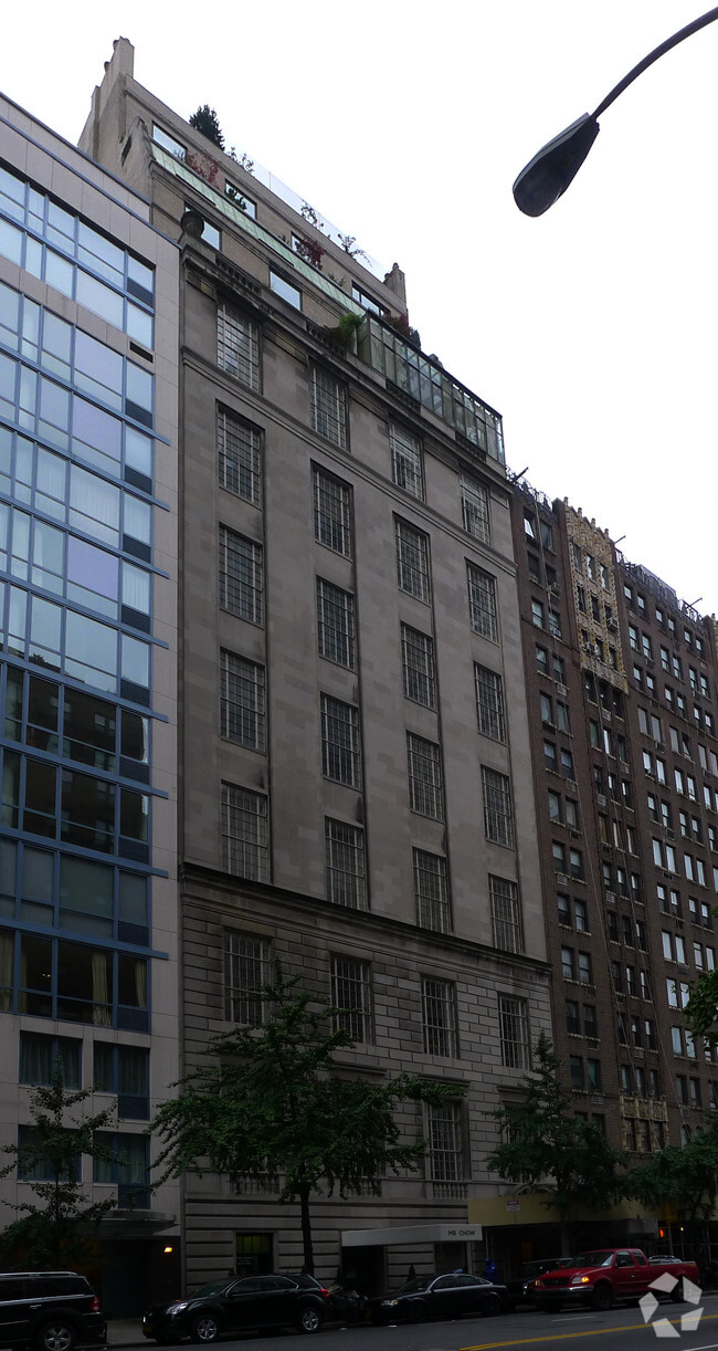 Foto del edificio - 322 E 57th St