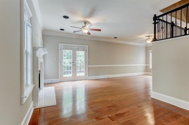 Building Photo - 3705 Paces Park Cir SE
