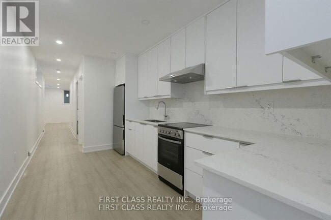 Building Photo - 72 Chester Ave