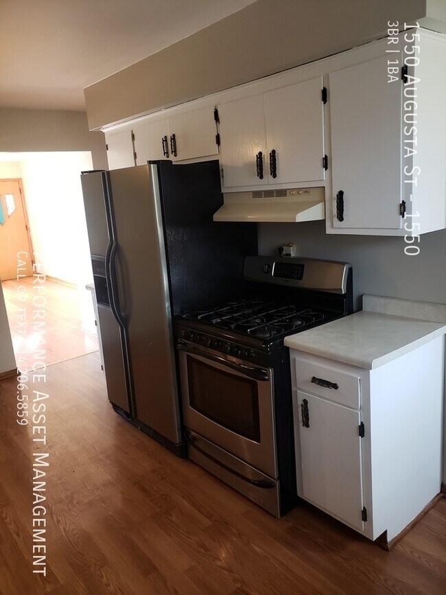 Foto del edificio - Beautiful 3 bedroom ranch with garage!!