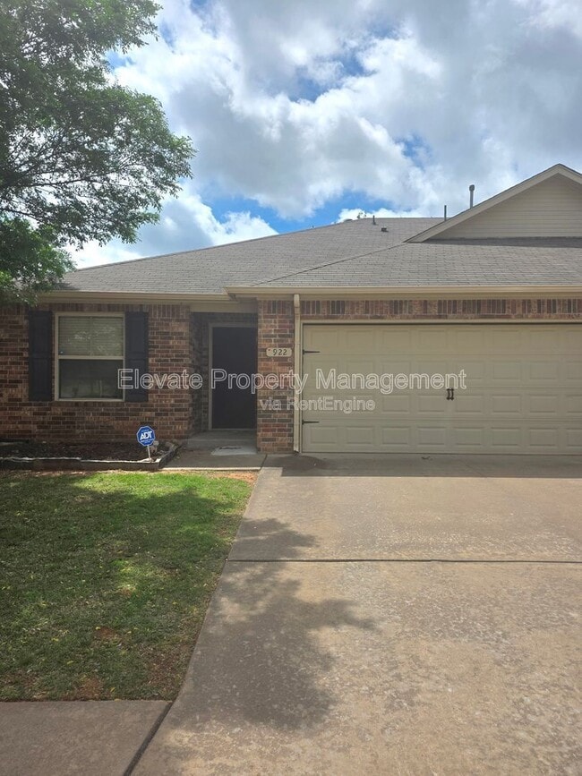 Photo - 922 West Prairie Wind Way Townhome