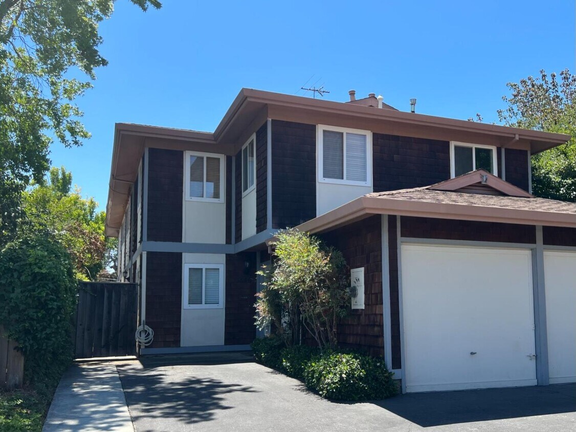 Primary Photo - 240 Ventura Ave