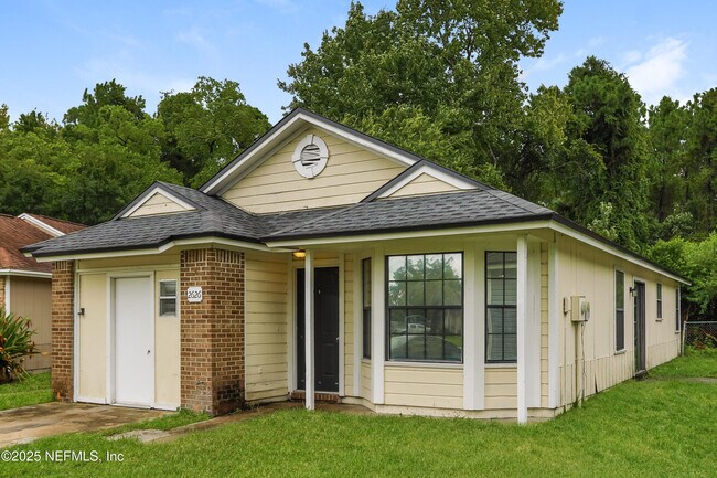 Building Photo - 2626 Malibu Cir