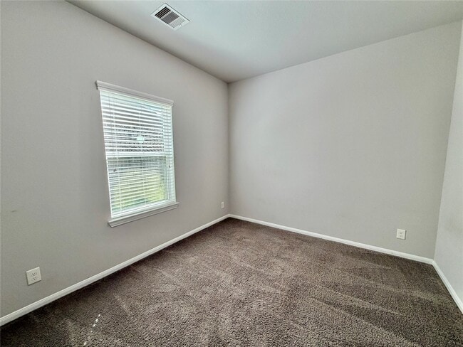 Building Photo - 18665 Legend Oaks Dr