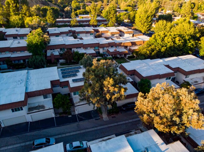 Foto del edificio - 10171 Larwin Ave
