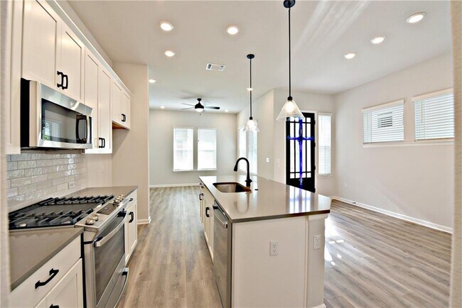 Foto del edificio - 13602 Defiance Pass