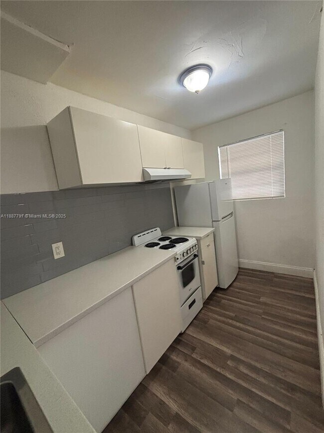 Foto del edificio - 542 NW 8th St