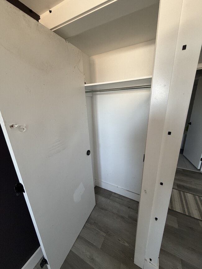 Building Photo - 227 Ave Blackburn