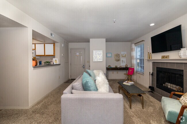 2 habitaciones, 2 baños, 978 pies cuadrados, sala familiar - Crown Chase Apts