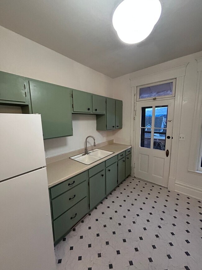 Foto del edificio - 716 W Quartz St