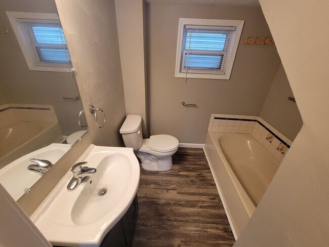 Foto del edificio - 1811 Lincoln Ave