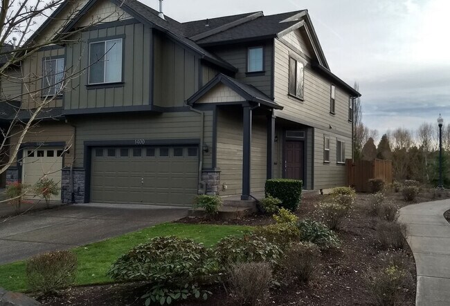 Building Photo - 1400 NE ALEXANDRIA PL