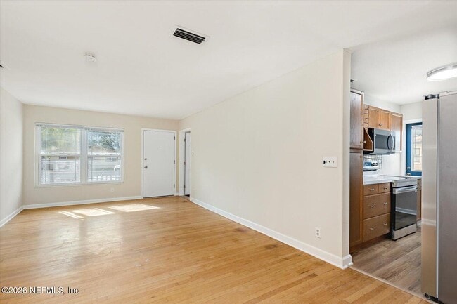 Foto del edificio - 7327 Bamberg Rd