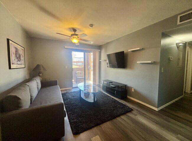 Foto del edificio - "Cozy 2-Bed 2 bath Condo with Full Furnish...