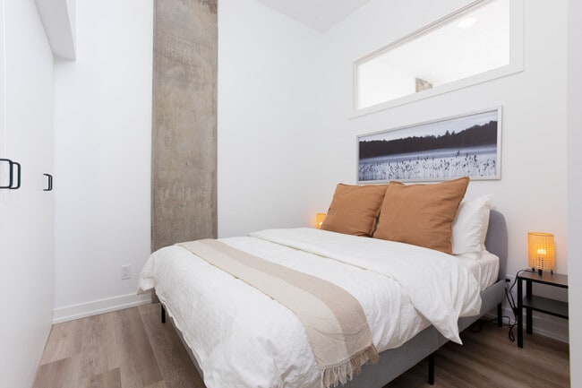 Building Photo - Bridge at Bridgeland