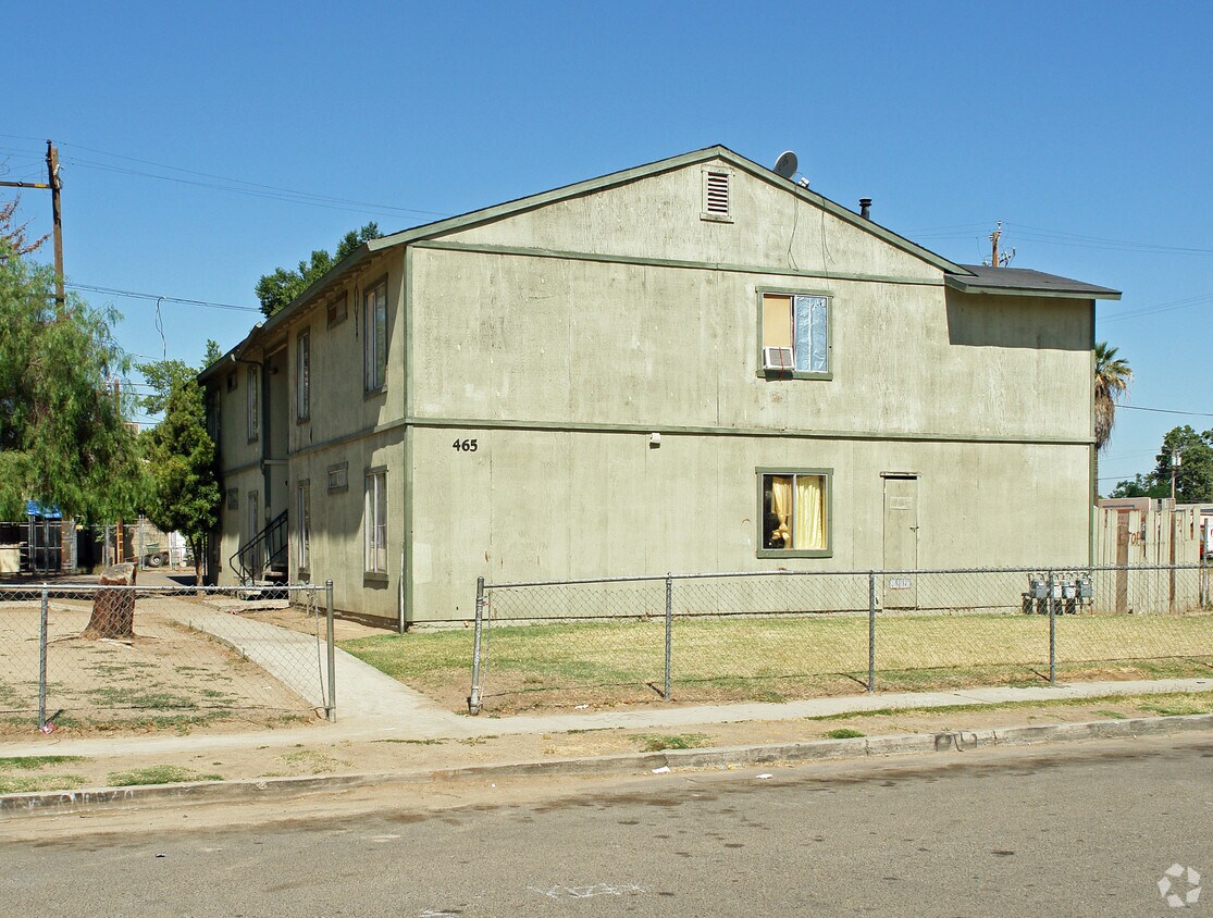 Building Photo - 465 N Thesta St
