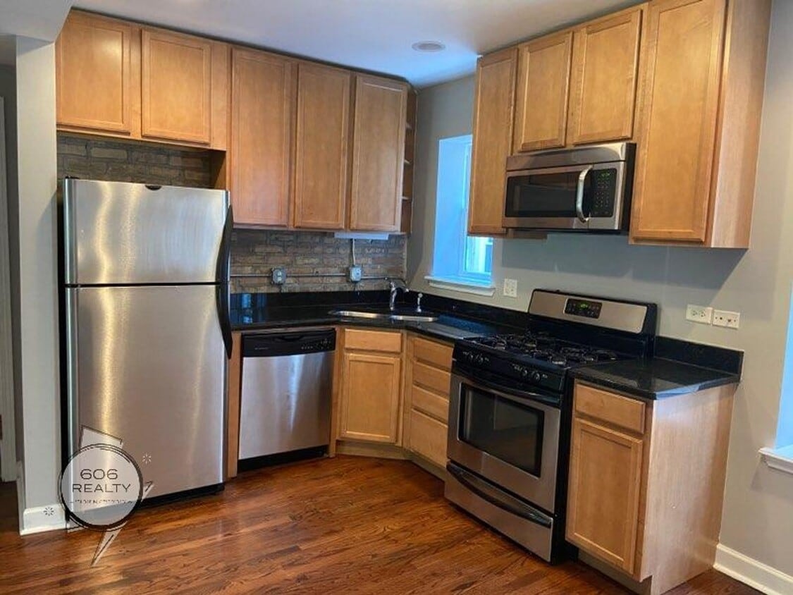 Foto principal - 2708 W Arthur Ave