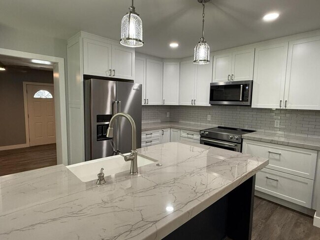 Foto del edificio - 3615 Lewis Loop SE