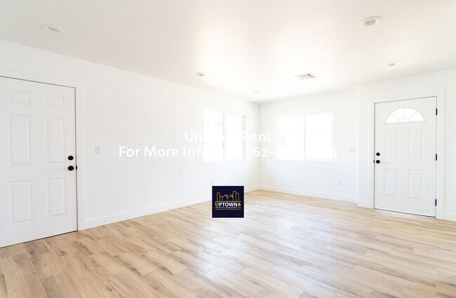 Foto del edificio - House - 2 Bedrooms + 1 Office / 1 Bathroom - Paramount