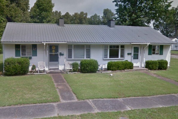 Primary Photo - 2921 Clay St