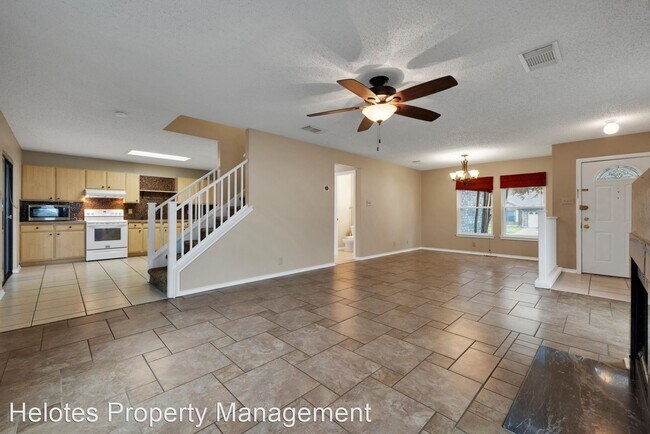 Building Photo - 3 br, 2.5 bath House - 9235 Bowen Dr.