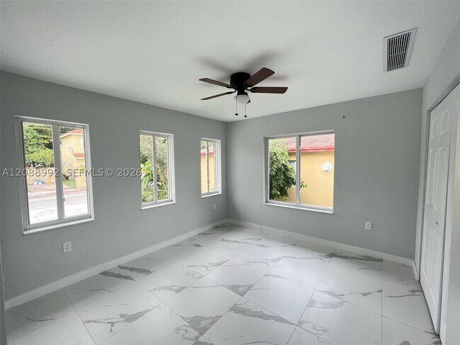 Foto del edificio - 2254 Cody St