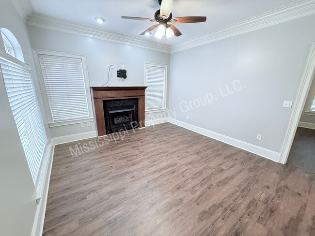 Building Photo - 120 Falls Grove