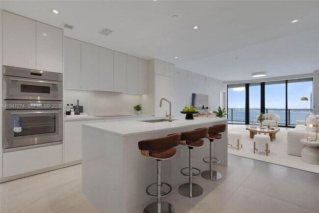 Foto del edificio - 700 NE 24th St