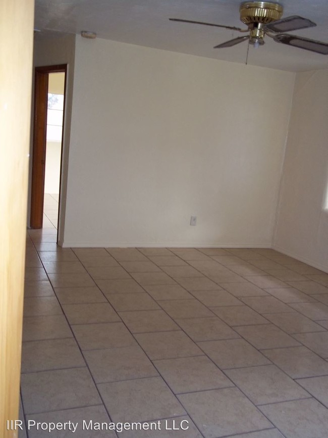 Building Photo - 3 br, 2 bath House - 404 S. Hemlock Ave