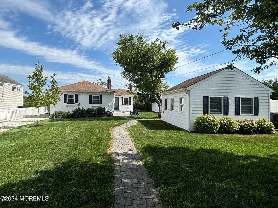 Primary Photo - 86 Bridge Ave