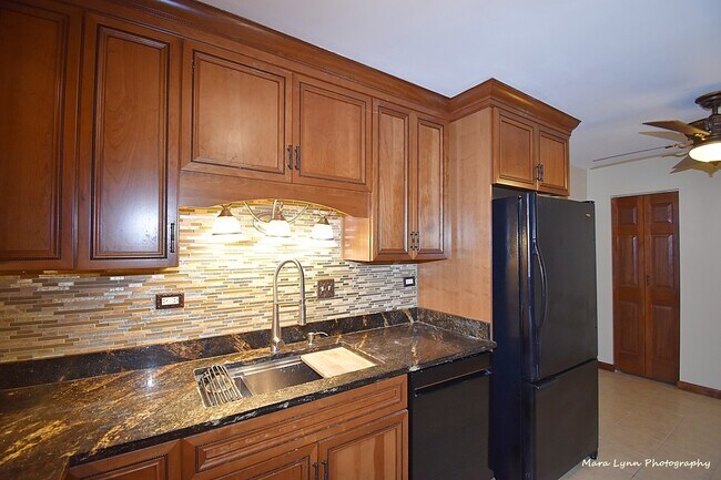 Building Photo - 321 Park Ridge Ln