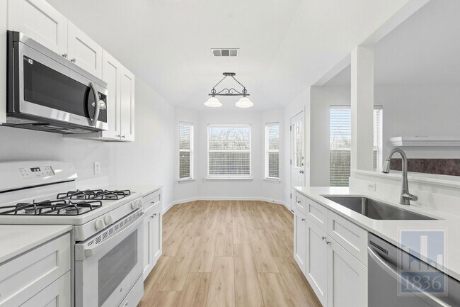 Foto del edificio - 606 Colonial Park Blvd