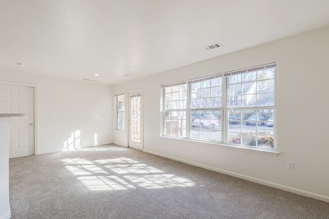 Building Photo - Waterford at Sterling Place Apartments