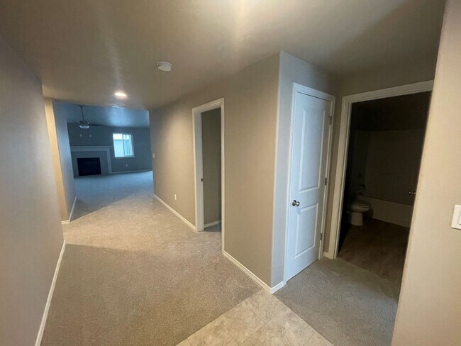 Building Photo - 3bd/2ba Brand New Home in West Valley! (Mo...
