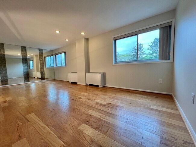 Main Living Area - 309 Florence Ave