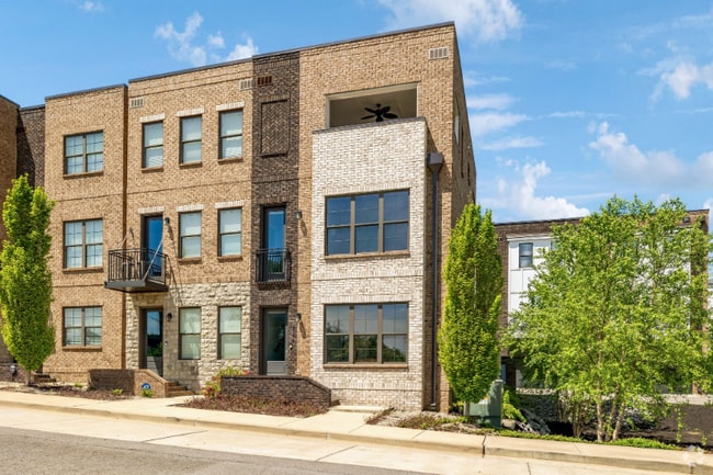 Building Photo - 736 Inspiration Blvd