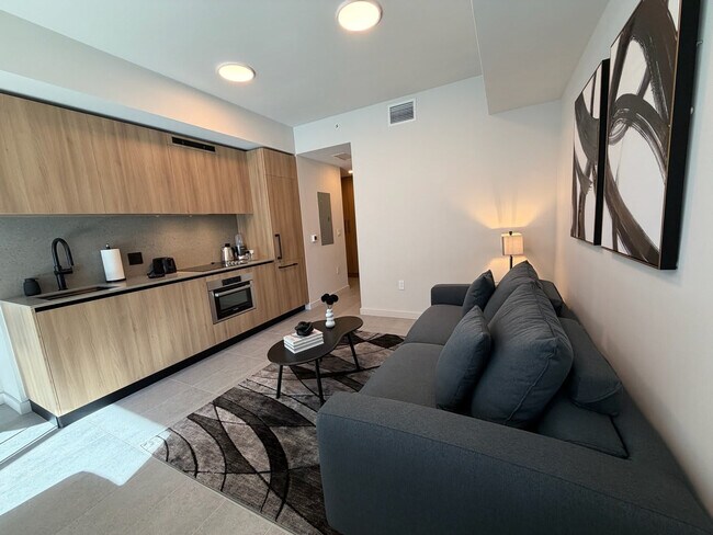 Building Photo - 121 NE 5th St