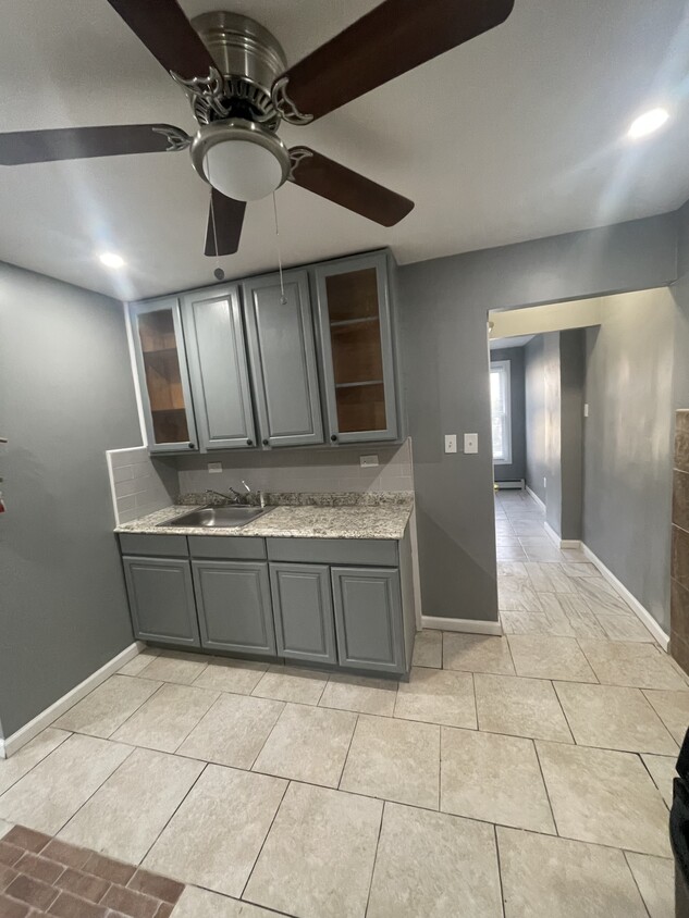 Kitchen - 539 Prospect St